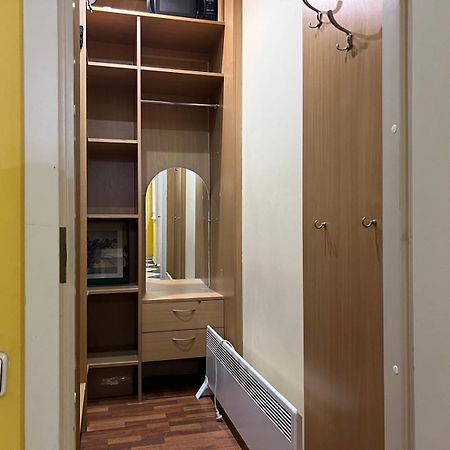 Apartment Near Gulliver Киев Екстериор снимка