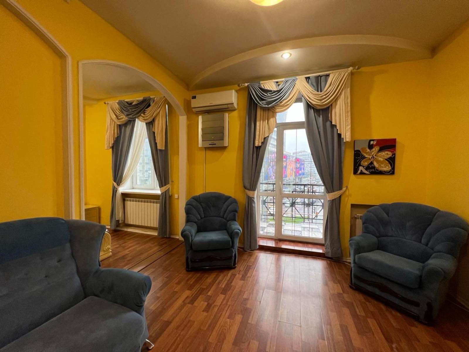 Apartment Near Gulliver Киев Екстериор снимка