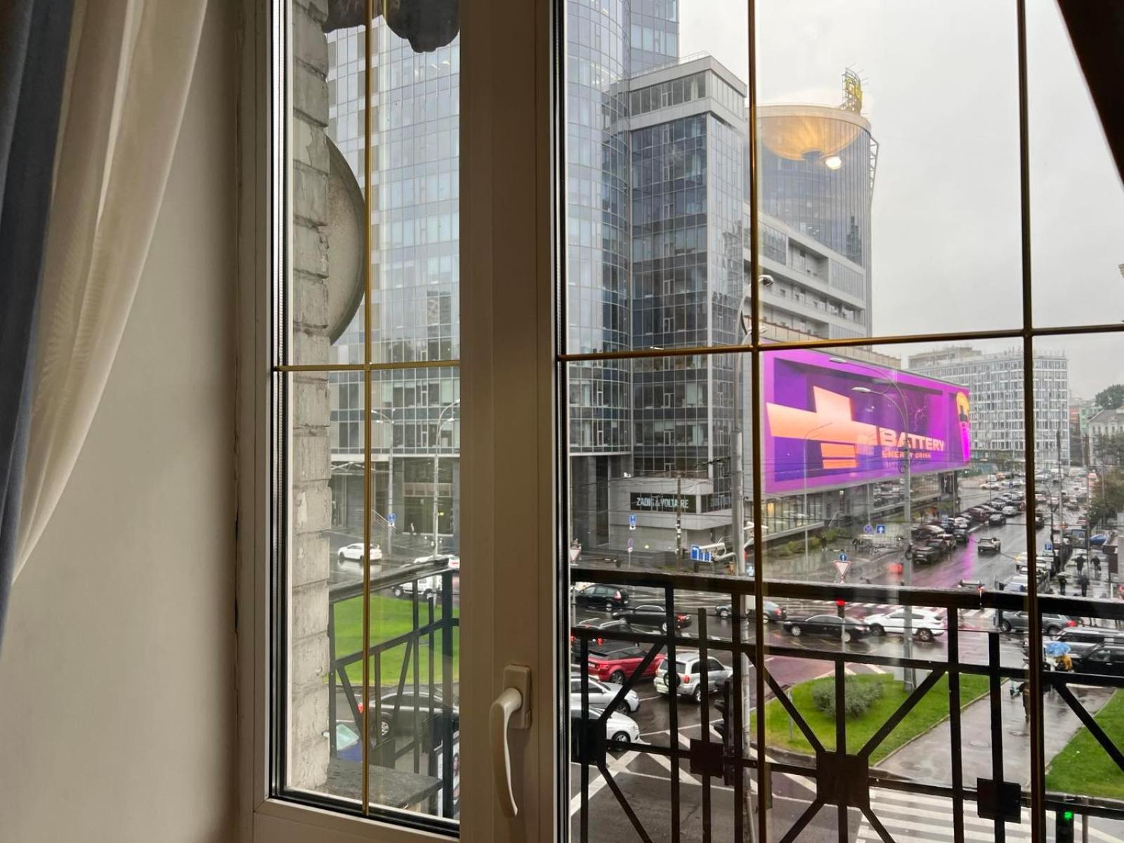 Apartment Near Gulliver Киев Екстериор снимка