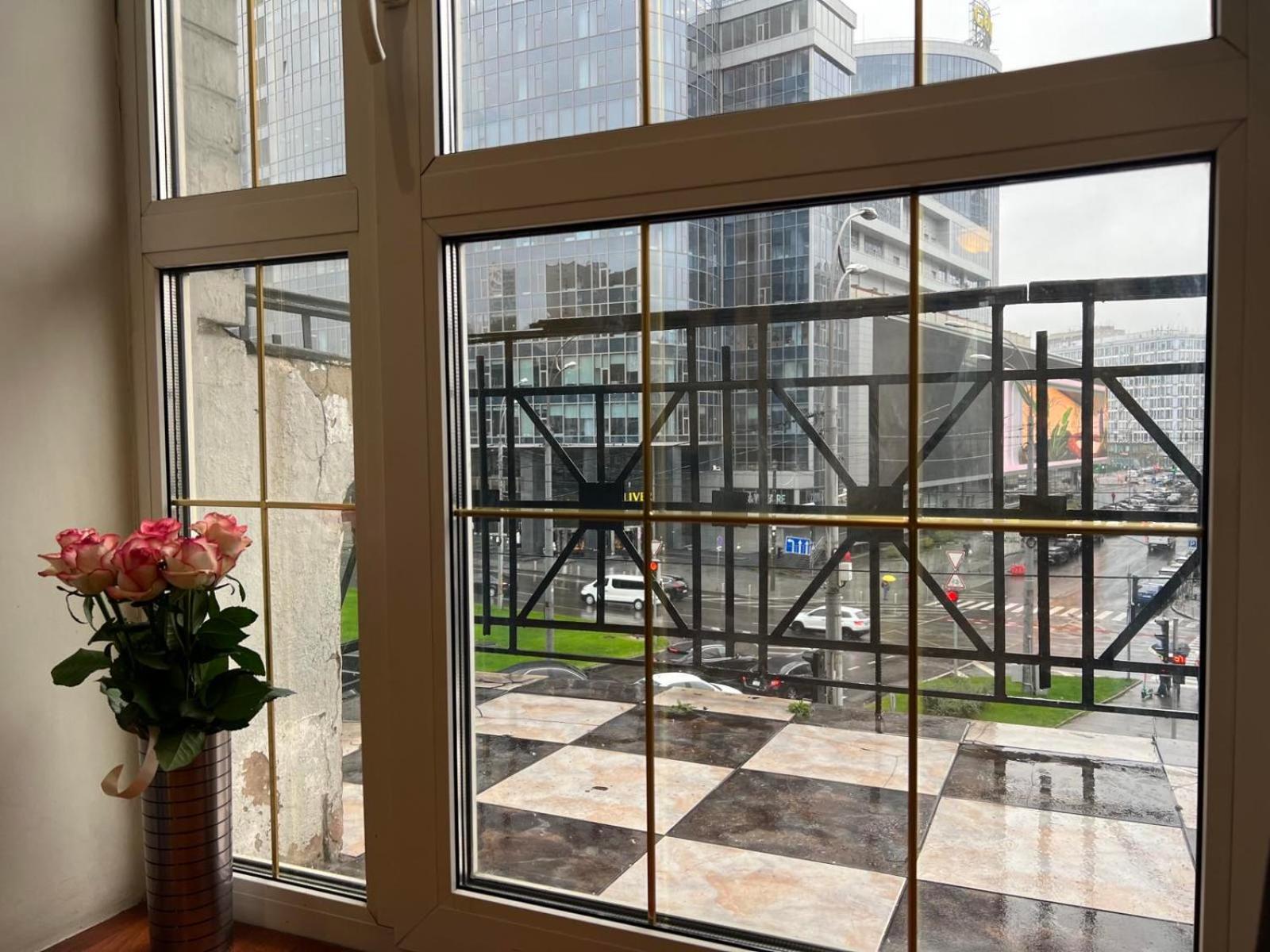 Apartment Near Gulliver Киев Екстериор снимка
