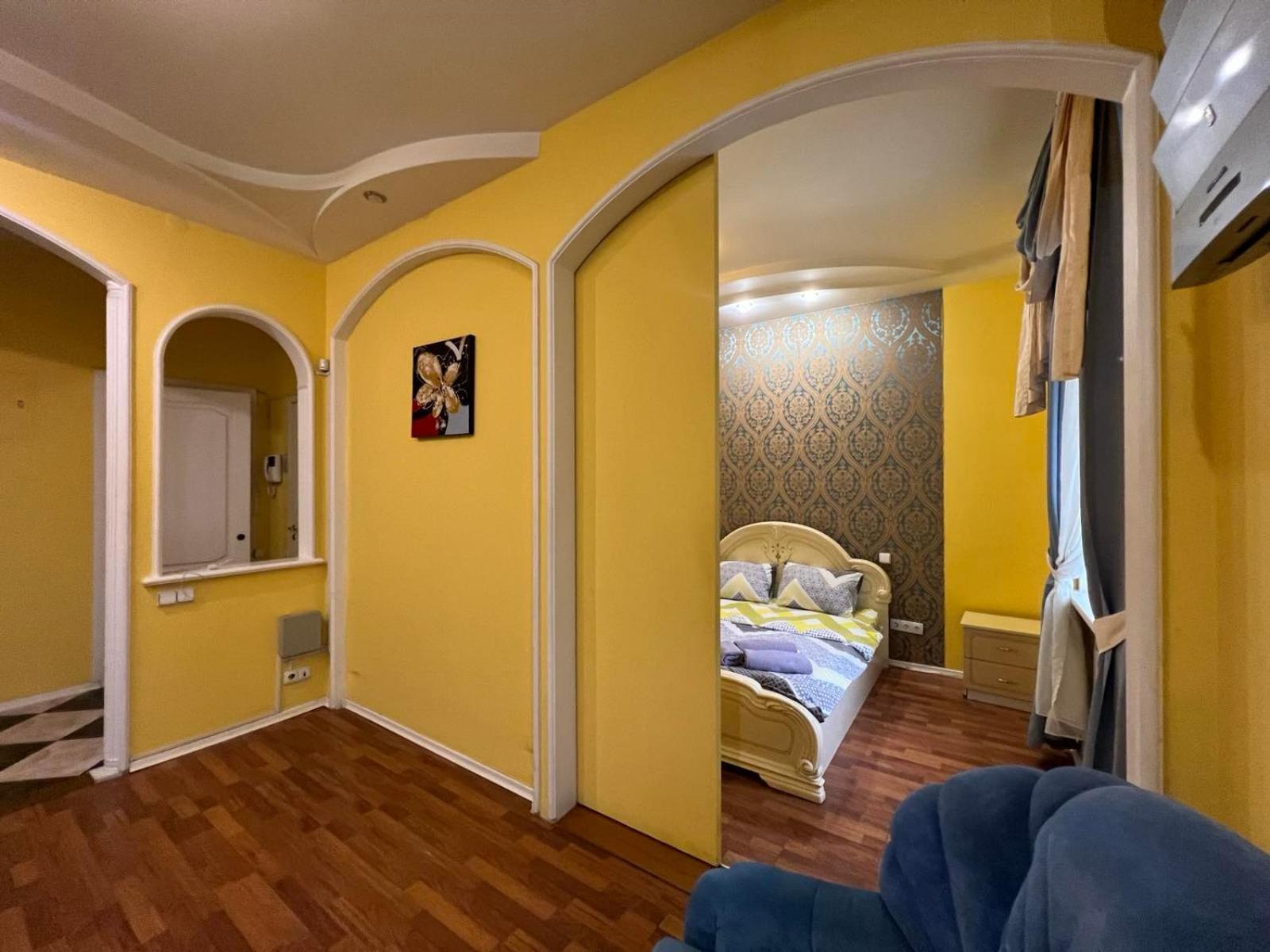 Apartment Near Gulliver Киев Екстериор снимка